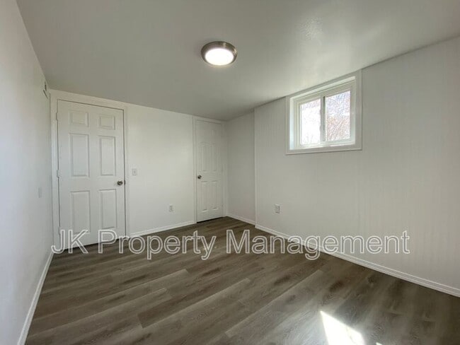 Building Photo - 511 14th St N