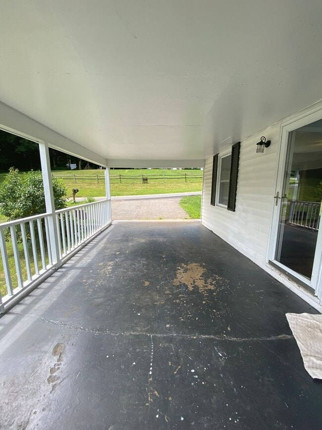 Building Photo - Downtown West Jefferson Living – 3BR Home with Deck & Carport