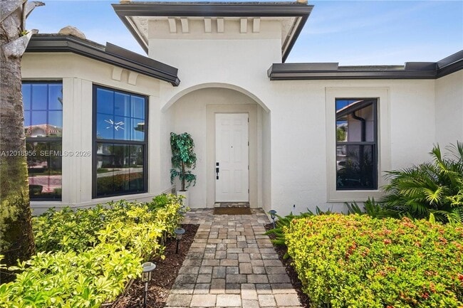 Building Photo - 4549 Pinehurst Trl W