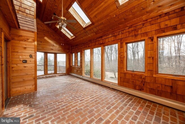 Building Photo - 1104 Tinker Hill Ln