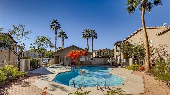 Building Photo - 2110 Los Feliz St