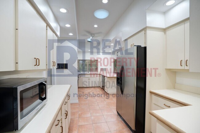 Building Photo - 4510 Hidden Forest Dr