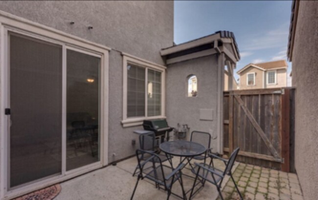 Building Photo - Adorable Home Available in Rancho Cordova!