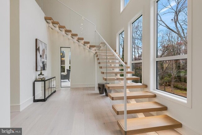 Primary Photo - 8757 Brook Rd