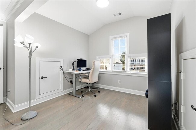 Building Photo - 3330 Spencer St