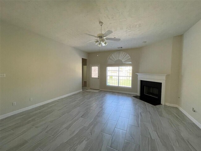 Building Photo - 5934 Heathmoor Ln