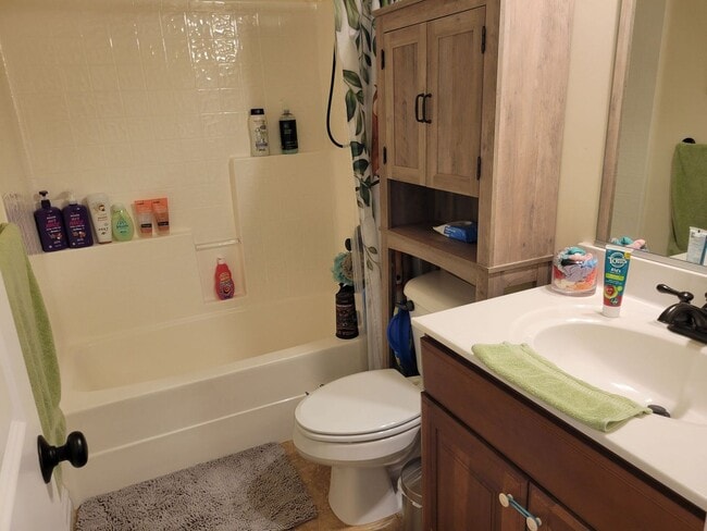 Building Photo - Beautiful 3BD/2.5BA 2 story condo in the Sherwood Lakes Neighborhood!