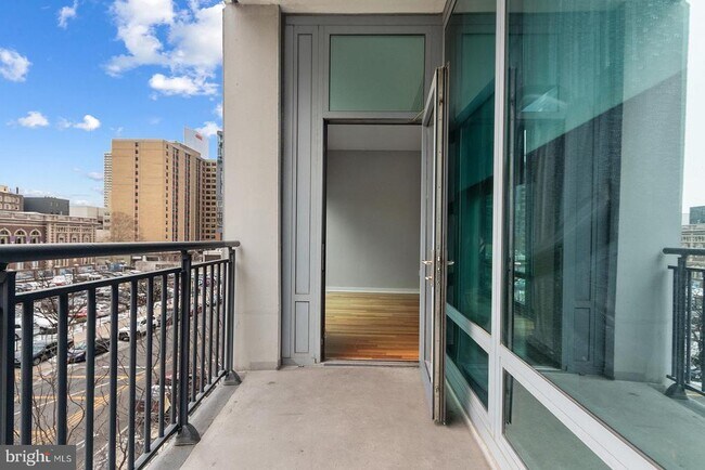 Building Photo - 2101 Market St