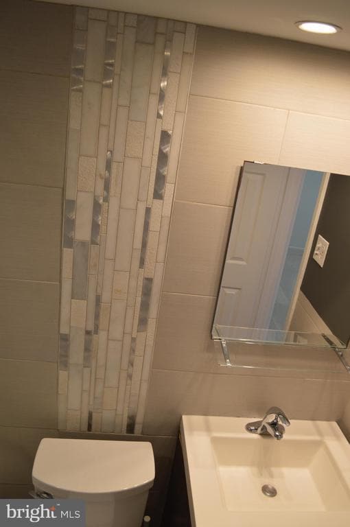 Building Photo - 10026 Fair Wds Dr