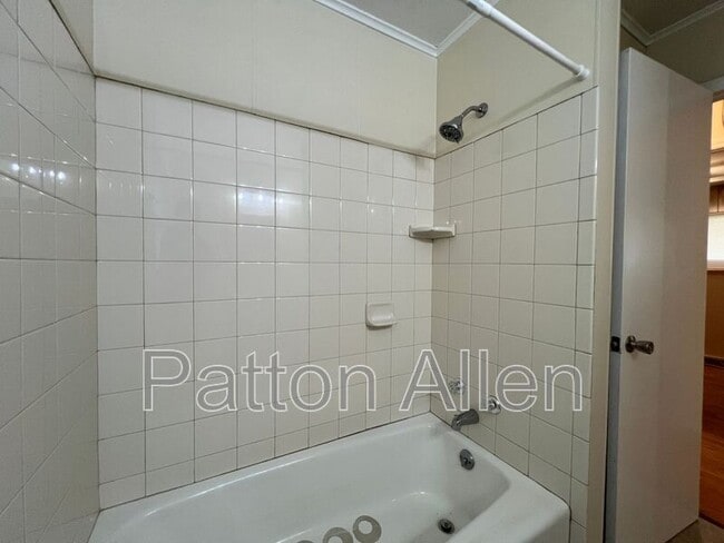 Building Photo - 14 Friendly Hollow