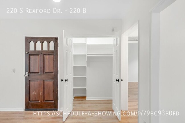 Building Photo - 220 Rexford Dr