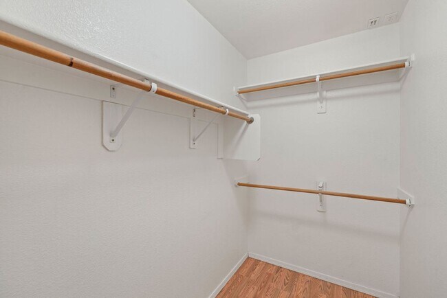 Building Photo - 4 Bedroom Home In Award Winning Vail Schoo...