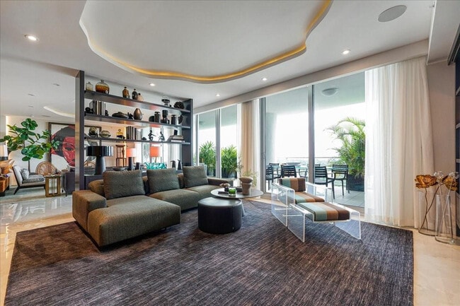 Building Photo - 1180 N Federal Hwy