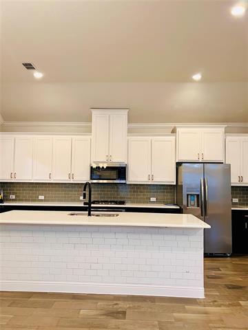 Building Photo - 701 10th St