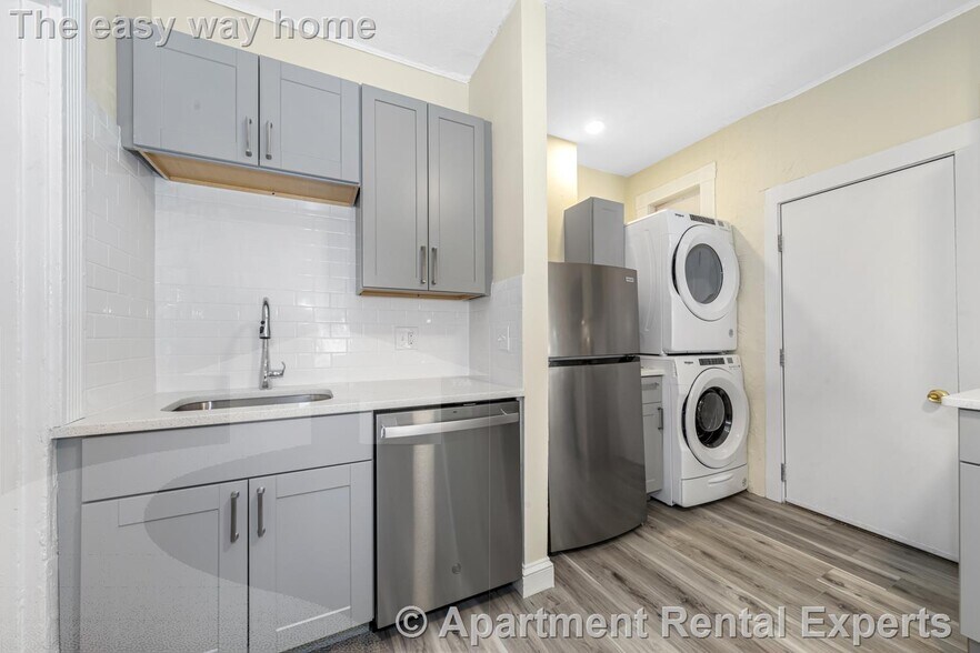 Building Photo - 46 Brackett St