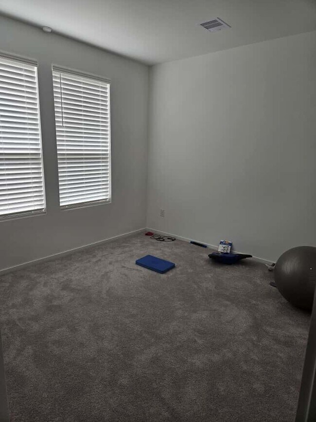 Building Photo - 26610 Coast Redwood Dr