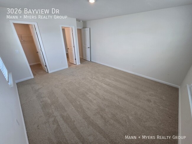 Building Photo - 3026 Bayview Dr
