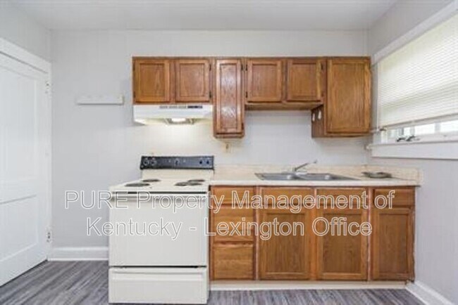 Building Photo - 3 Dogwood Ln