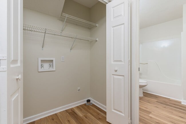 Building Photo - Beautifullly renovated home with easy access to I-26