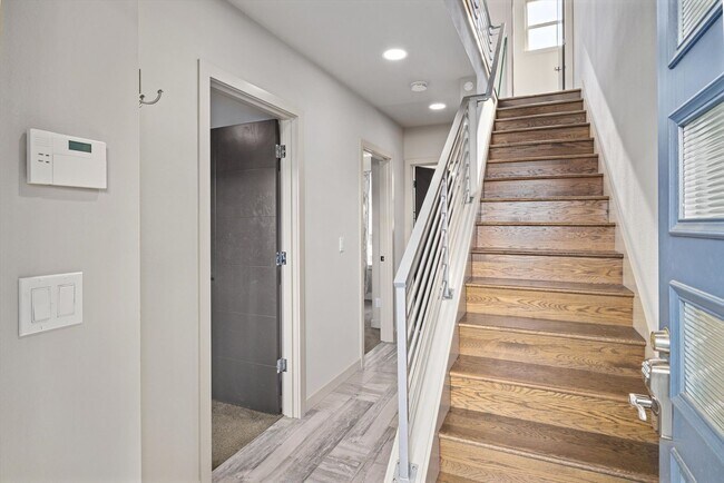 Building Photo - LUXURY MAGNOLIA 3 BED TOWNHOME FOR RENT W ...