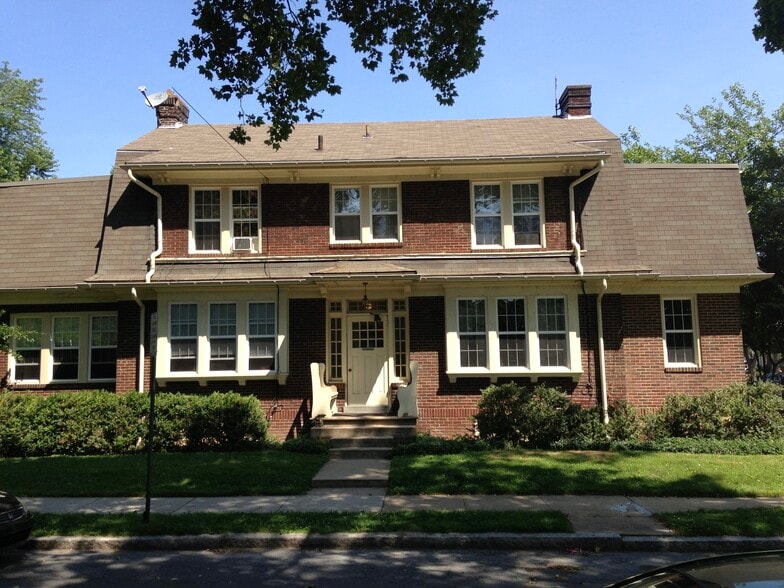 Building Photo - 2400 N 2nd St