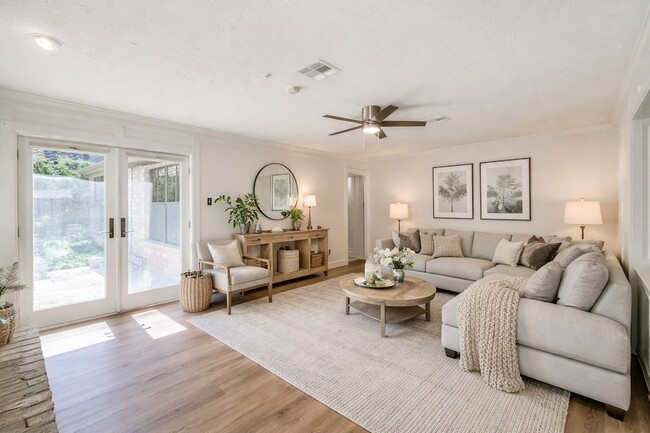 Building Photo - 1715 Woodland Park Dr