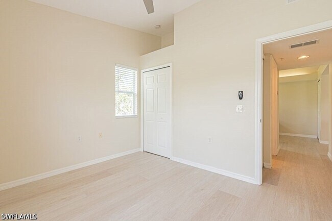 Building Photo - 4985 Sandra Bay Dr