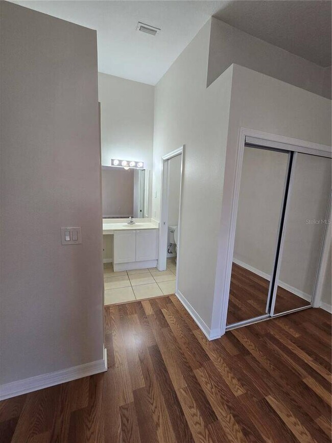 Building Photo - 2790 Club Cortile Cir