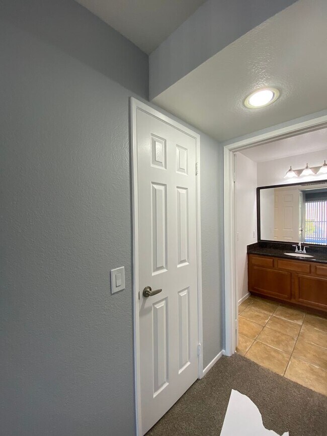 Building Photo - The Palms Condo