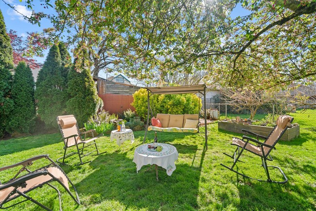 Building Photo - 840 N Farragut St