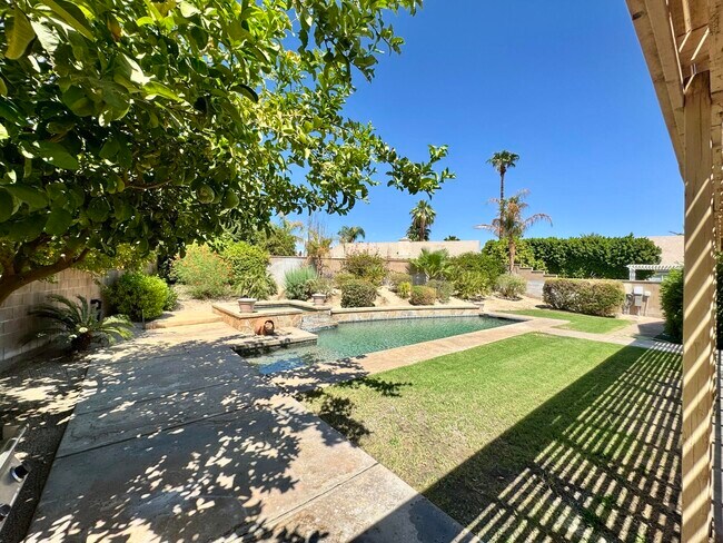Building Photo - 79130 Ocotillo Dr