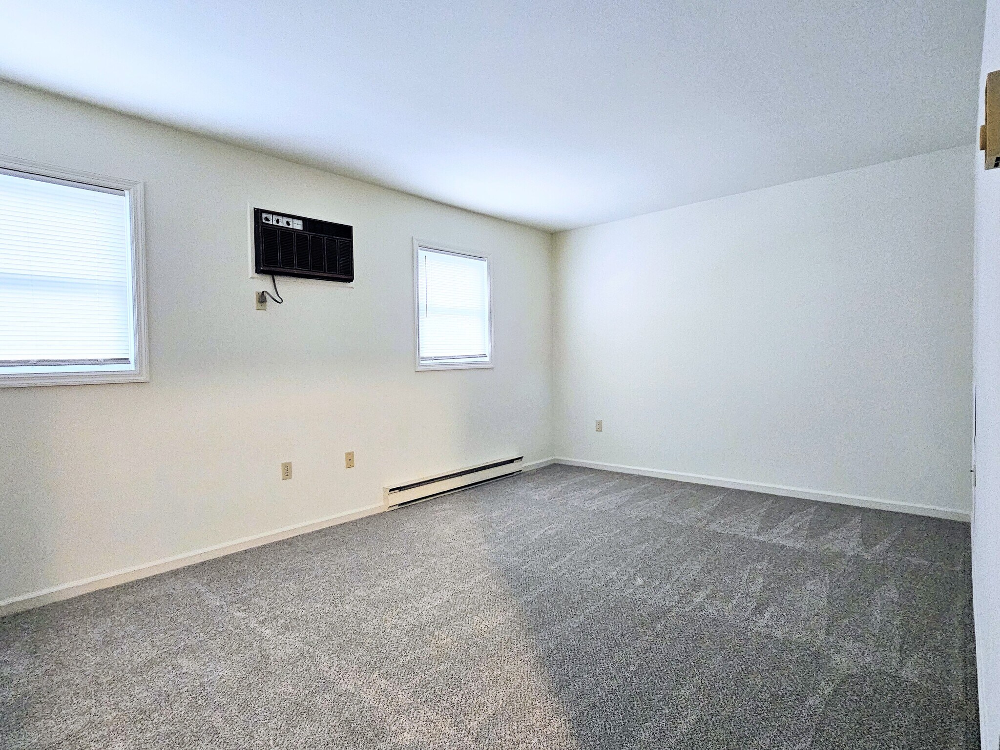 Building Photo - 205 Riverview Dr