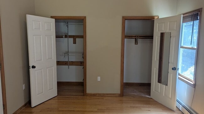 Building Photo - ***Please Respond Directly to the Online L...