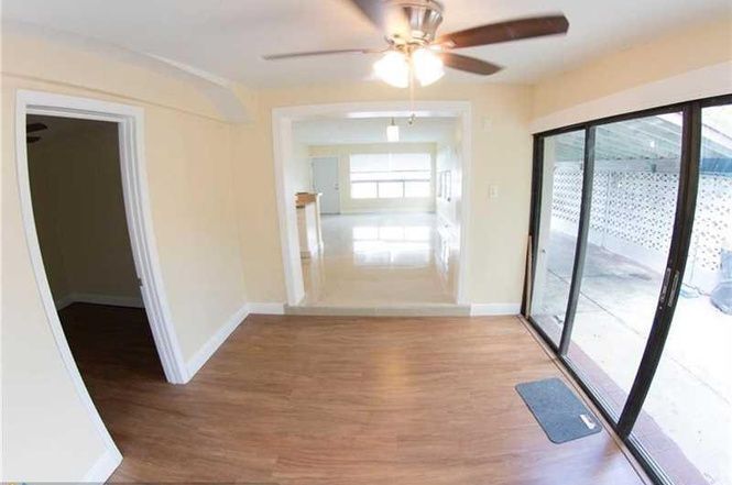 Building Photo - 4108 SW 21st St