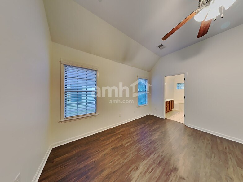 Building Photo - 1679 Farkleberry Dr