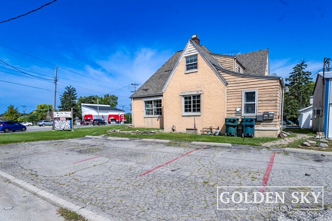 Building Photo - 1516 Wheeling Ave