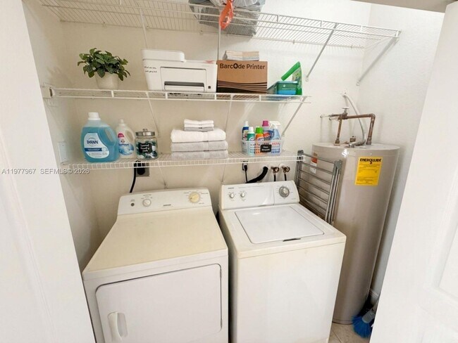 Building Photo - 2902 SW 149th Pl