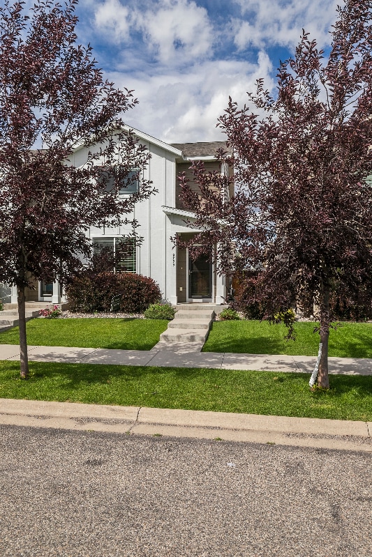 Primary Photo - 979 Twin Lakes Ave