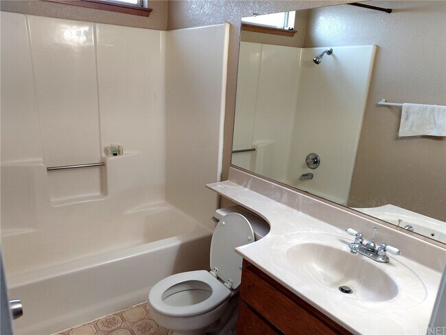 Building Photo - 8443 Great Cir Dr