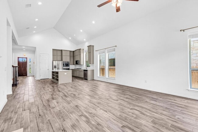 Building Photo - 2907 Zelma Dr