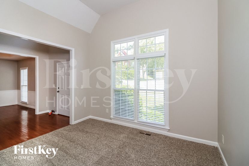 Building Photo - 166 Crestview Dr