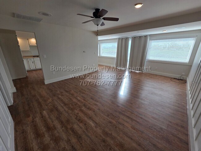 Building Photo - 811 Old Adobe Rd