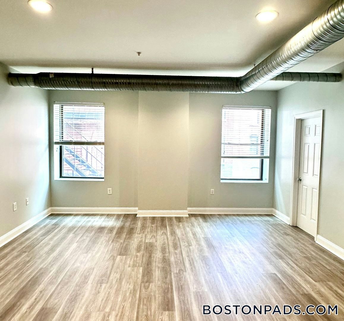 Building Photo - 26 Portland St