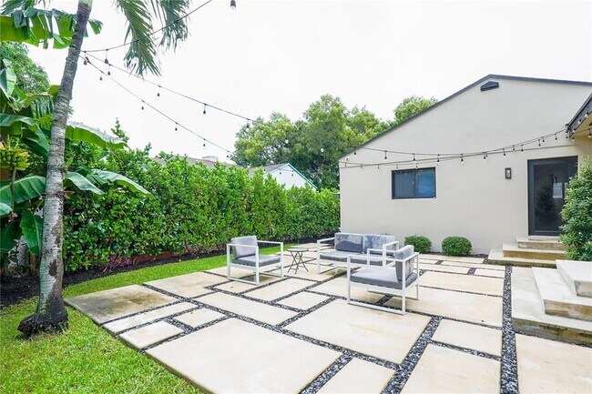 Building Photo - 1747 NW 31st St