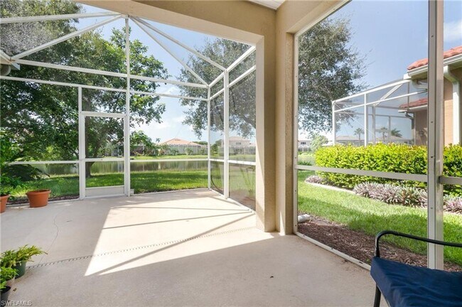 Building Photo - ** 4 Bed/3.5 Bath Single Family ~ 2 Car Garage Single Family Home ~ Lake Views **