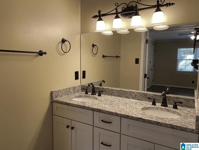 Building Photo - 2608 Bridlewood Cir