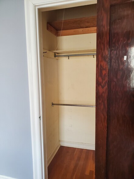 Building Photo - 12 S Willis Ave