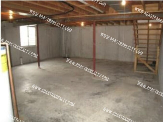 Building Photo - 306 N 9th St