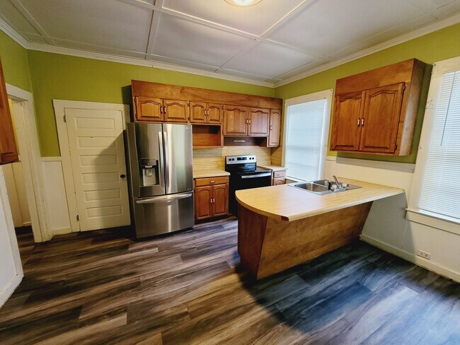 Building Photo - Updated 2-Bedroom 1-Bathroom Home for Rent...