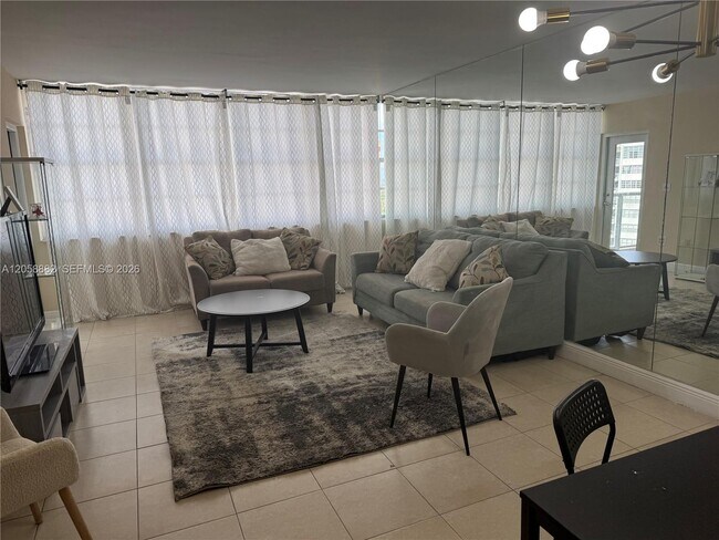 Building Photo - 1301 NE Miami Gardens Dr